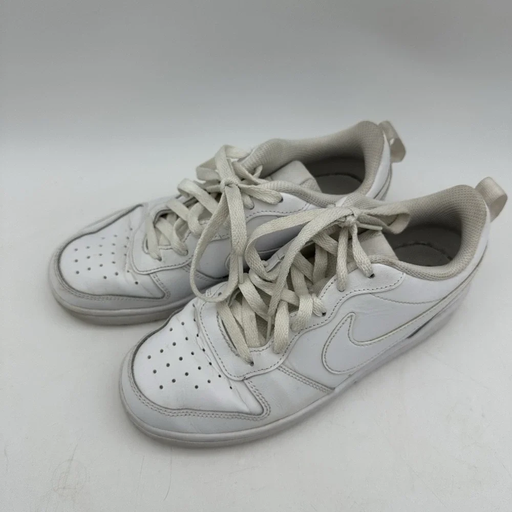 Nike Court Borough 2 White Youth Size 5 BQ5448-100 Pre Owned